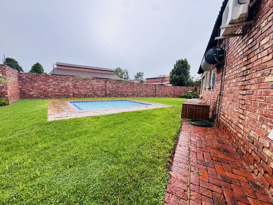 3 Bedroom Property for Sale in Flamwood North West